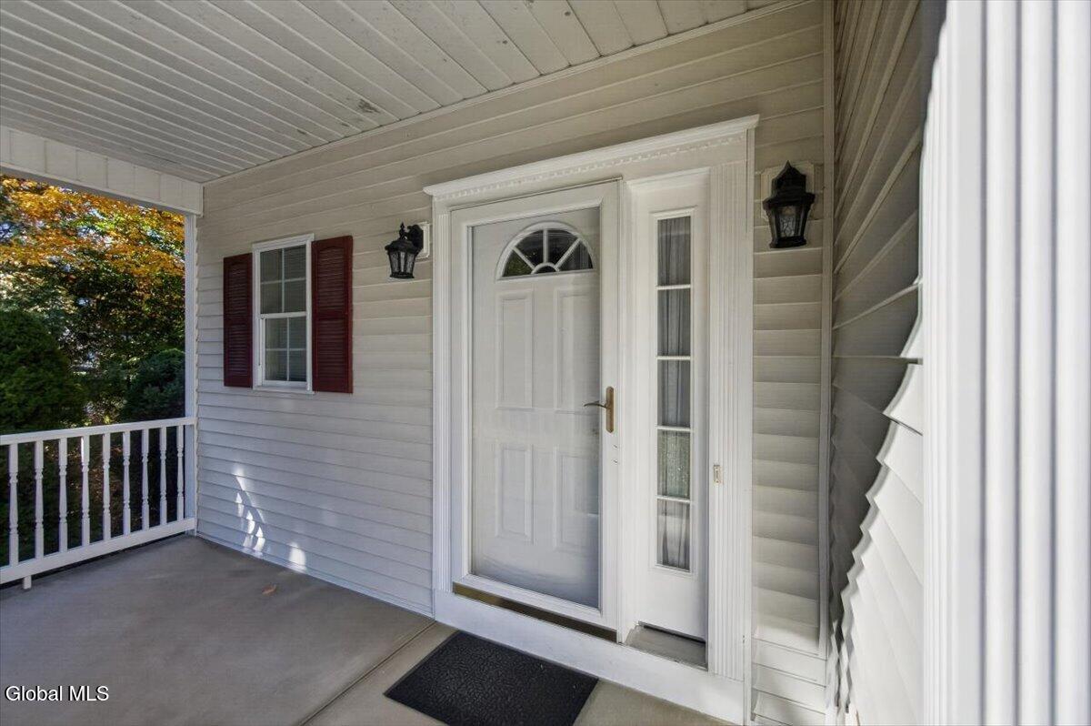 2 Sherman Oaks Clifton Park NY 12065