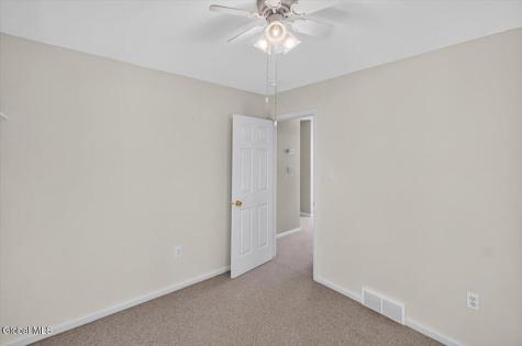 2 Sherman Oaks Clifton Park NY 12065