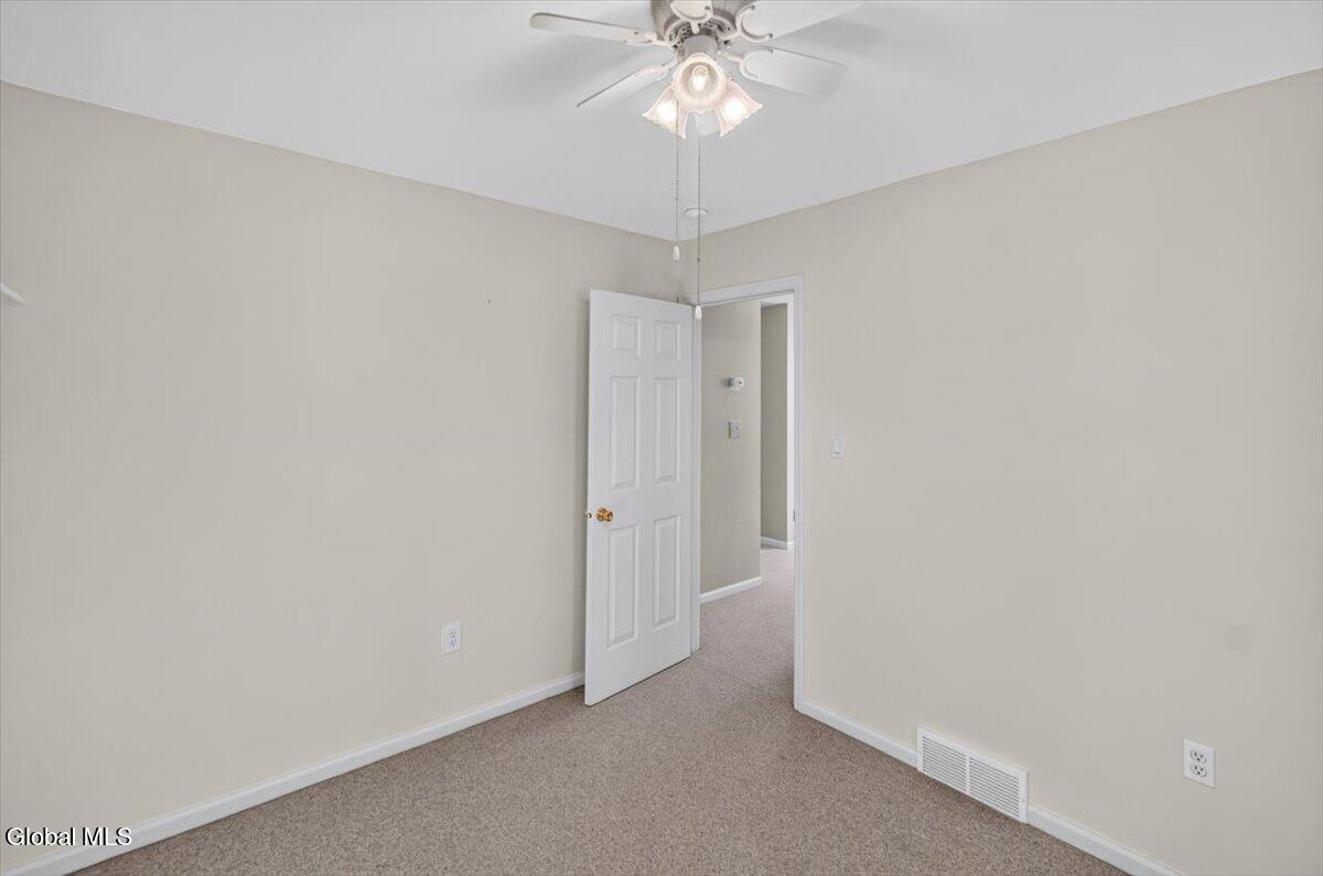 2 Sherman Oaks Clifton Park NY 12065