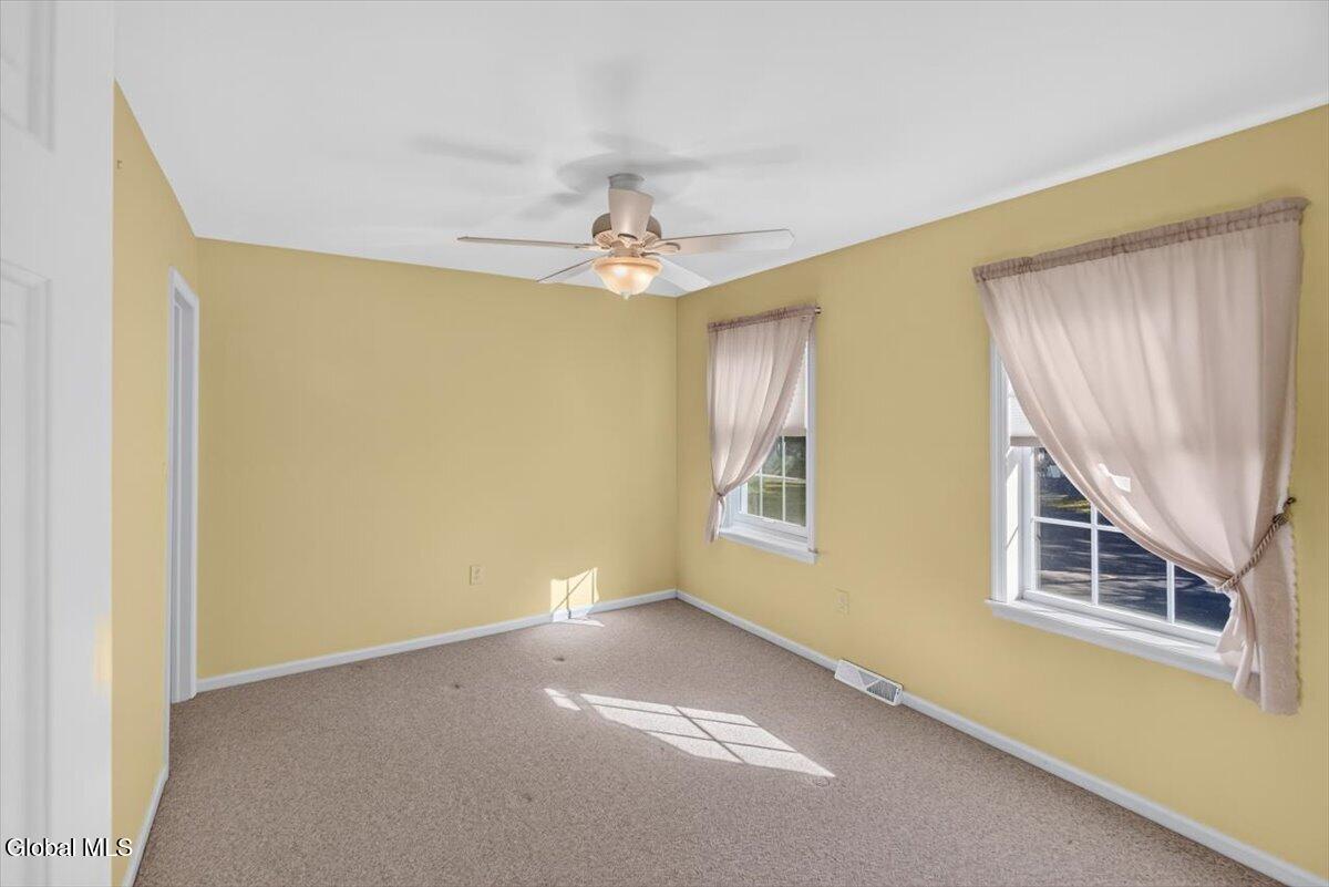 2 Sherman Oaks Clifton Park NY 12065