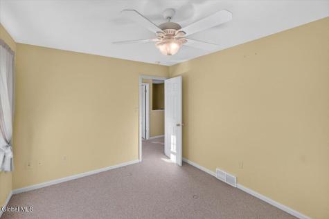 2 Sherman Oaks Clifton Park NY 12065