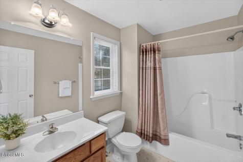 2 Sherman Oaks Clifton Park NY 12065