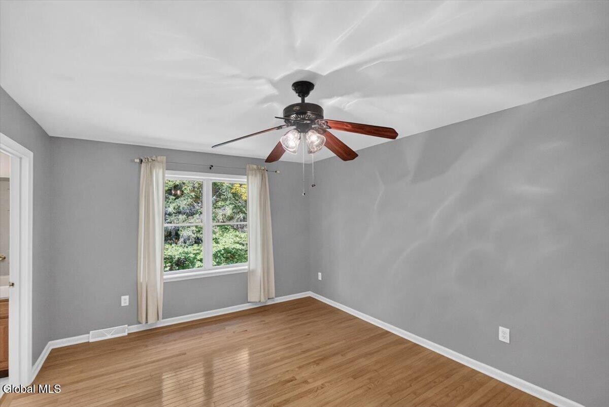 2 Sherman Oaks Clifton Park NY 12065