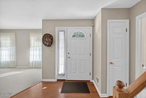 2 Sherman Oaks Clifton Park NY 12065