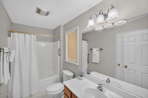 2 Sherman Oaks Clifton Park NY 12065