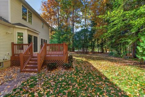 2 Sherman Oaks Clifton Park NY 12065