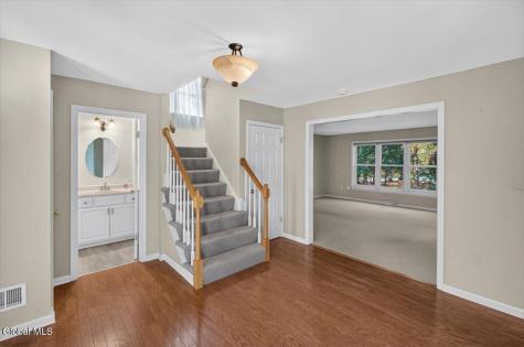 2 Sherman Oaks Clifton Park NY 12065