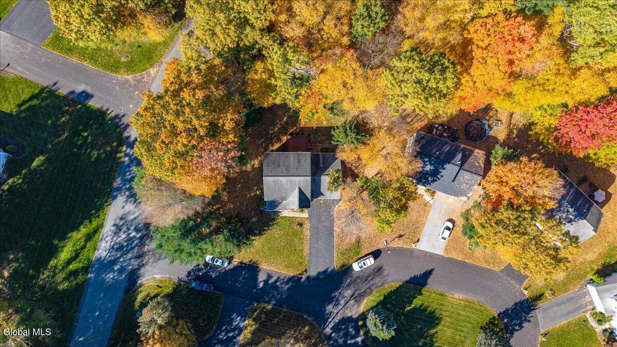 2 Sherman Oaks Clifton Park NY 12065