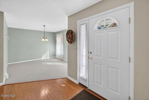 2 Sherman Oaks Clifton Park NY 12065