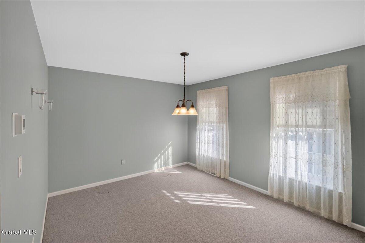 2 Sherman Oaks Clifton Park NY 12065