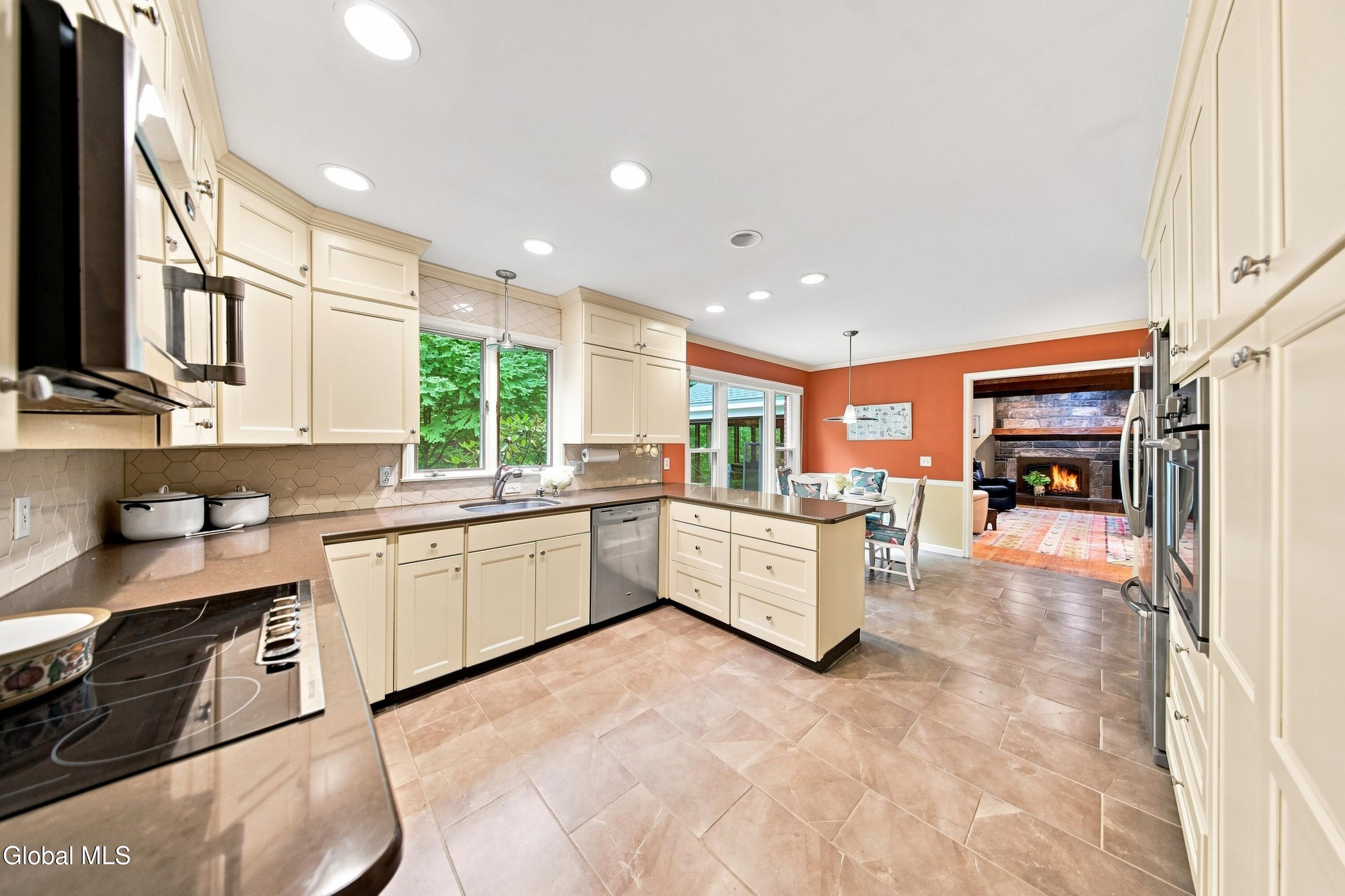 7 Macaffer Drive Menands NY 12204