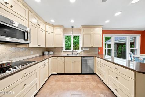 7 Macaffer Drive Menands NY 12204