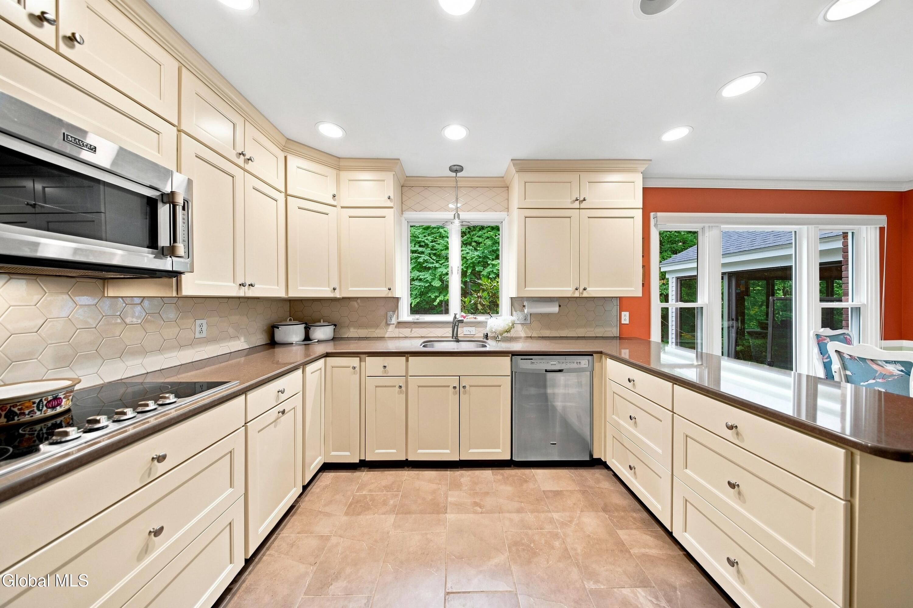7 Macaffer Drive Menands NY 12204
