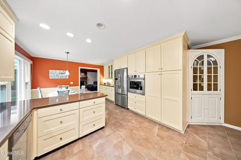 7 Macaffer Drive Menands NY 12204