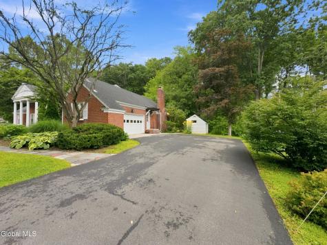 7 Macaffer Drive Menands NY 12204