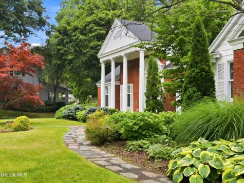 7 Macaffer Drive Menands NY 12204