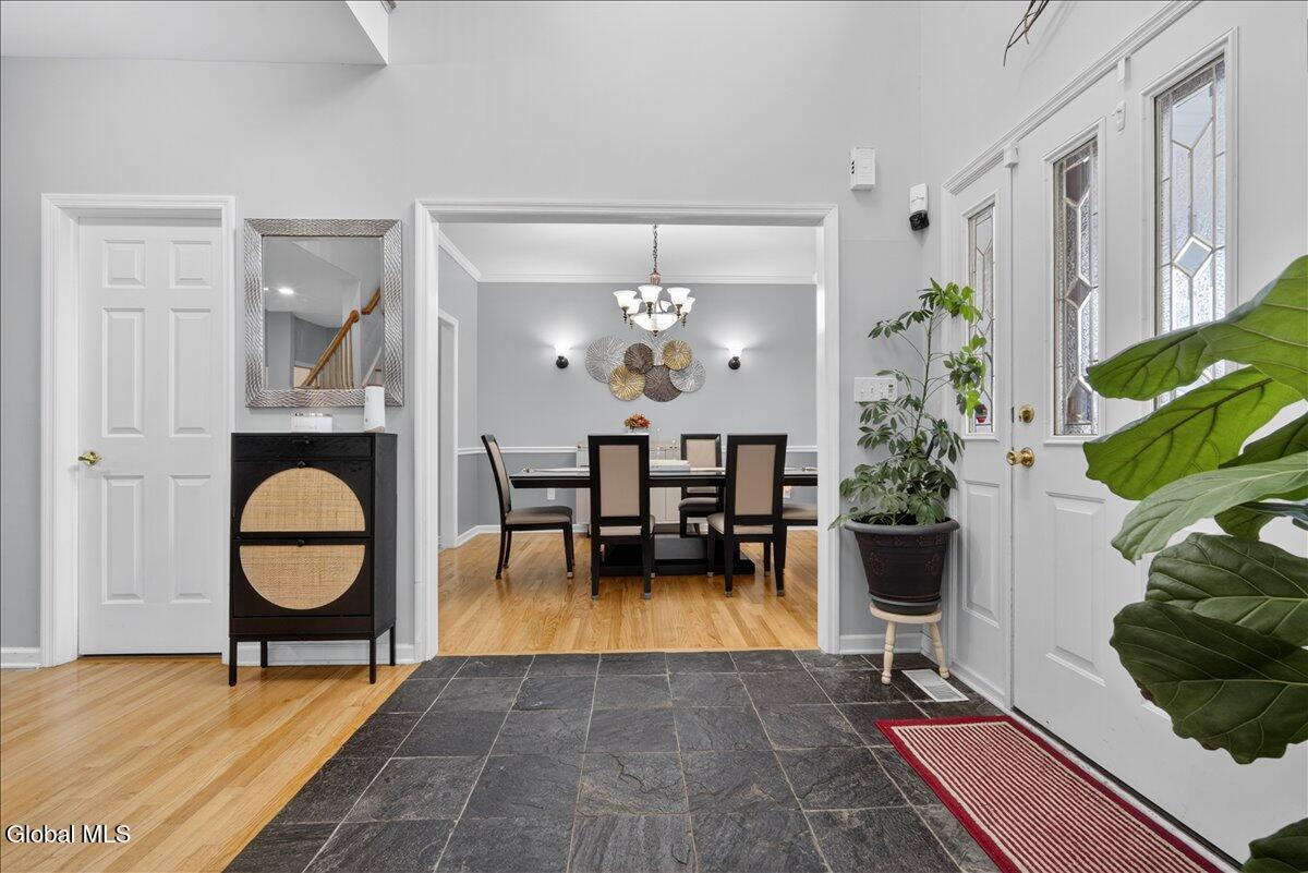 2015 Dobie Lane Schenectady NY 12303