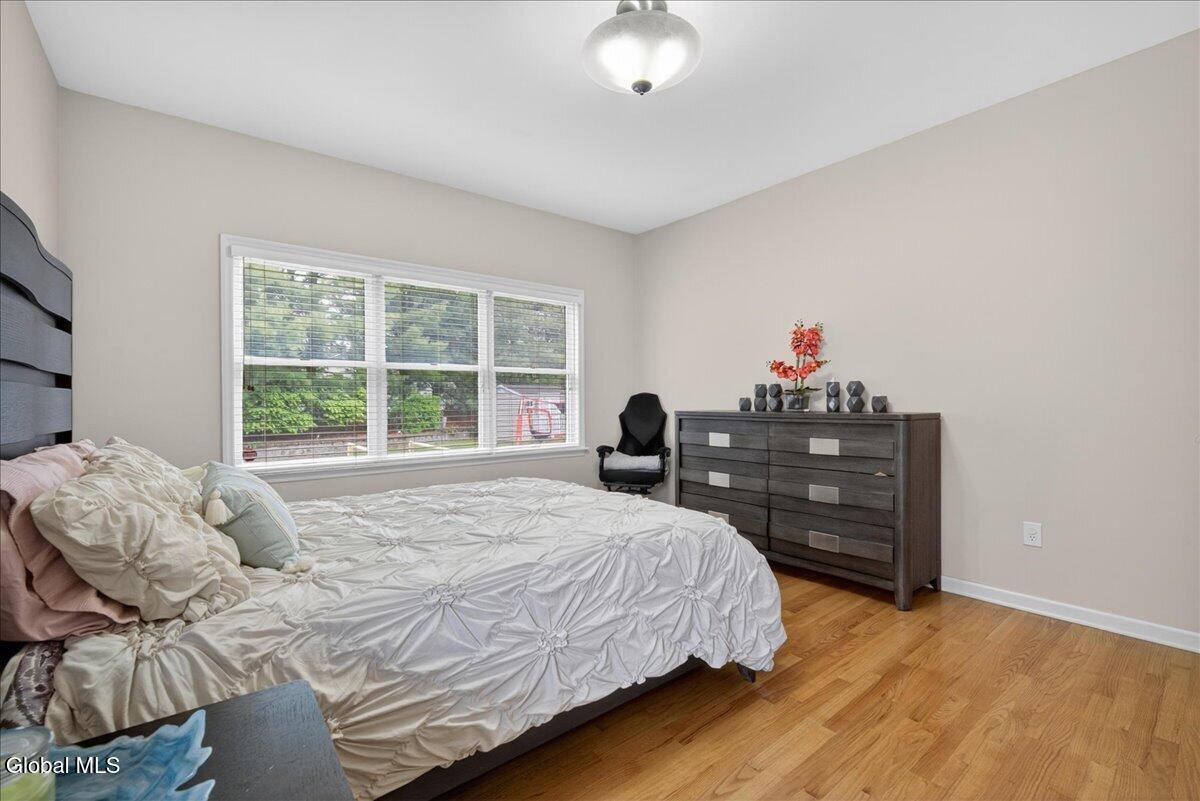 2015 Dobie Lane Schenectady NY 12303