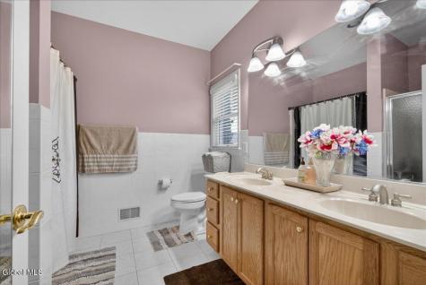 2015 Dobie Lane Schenectady NY 12303