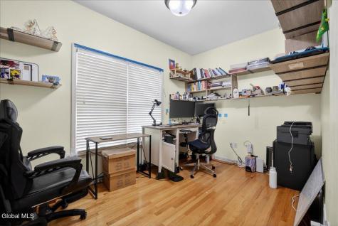 2015 Dobie Lane Schenectady NY 12303