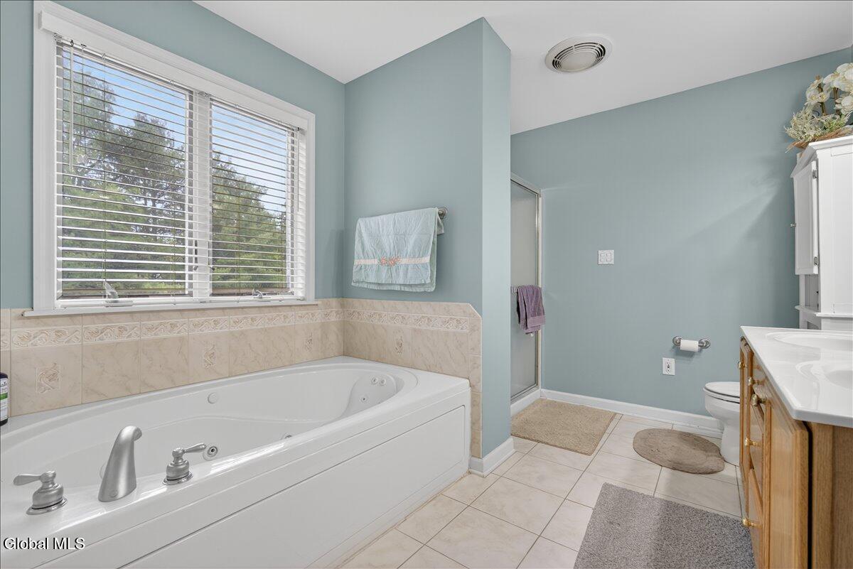 2015 Dobie Lane Schenectady NY 12303