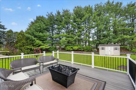 2015 Dobie Lane Schenectady NY 12303