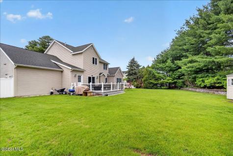 2015 Dobie Lane Schenectady NY 12303