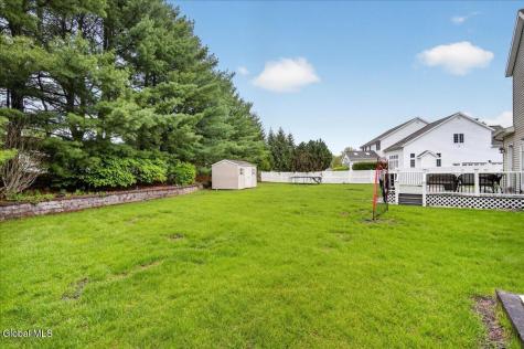 2015 Dobie Lane Schenectady NY 12303