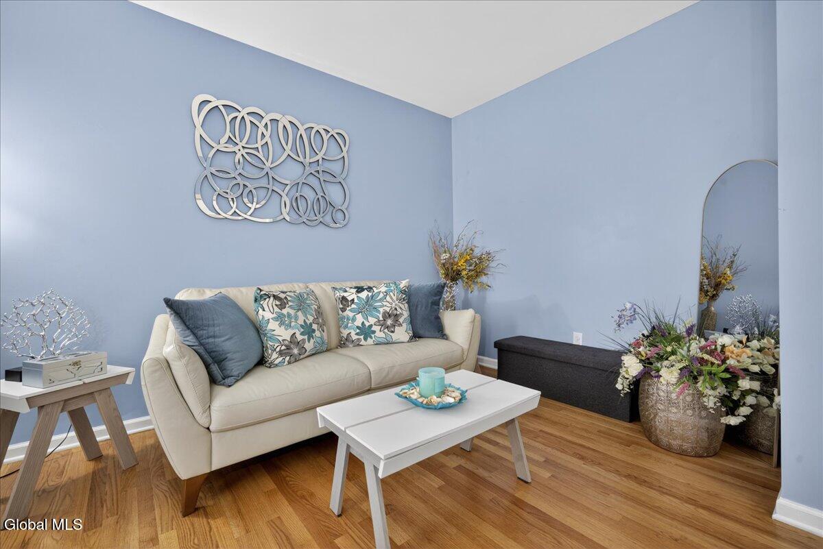 2015 Dobie Lane Schenectady NY 12303