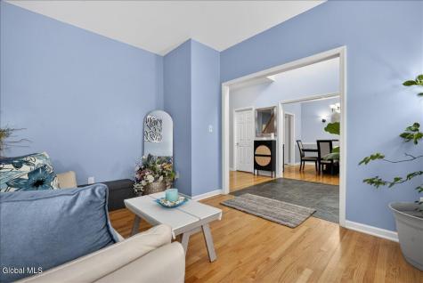 2015 Dobie Lane Schenectady NY 12303