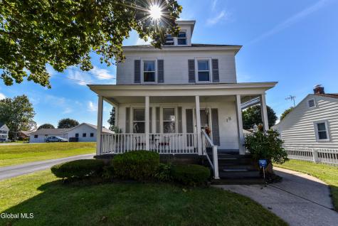 18 Grandoe Lane Gloversville NY 12078