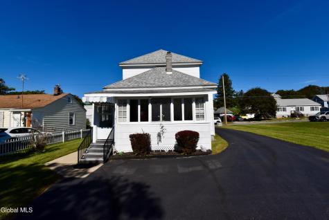 18 Grandoe Lane Gloversville NY 12078