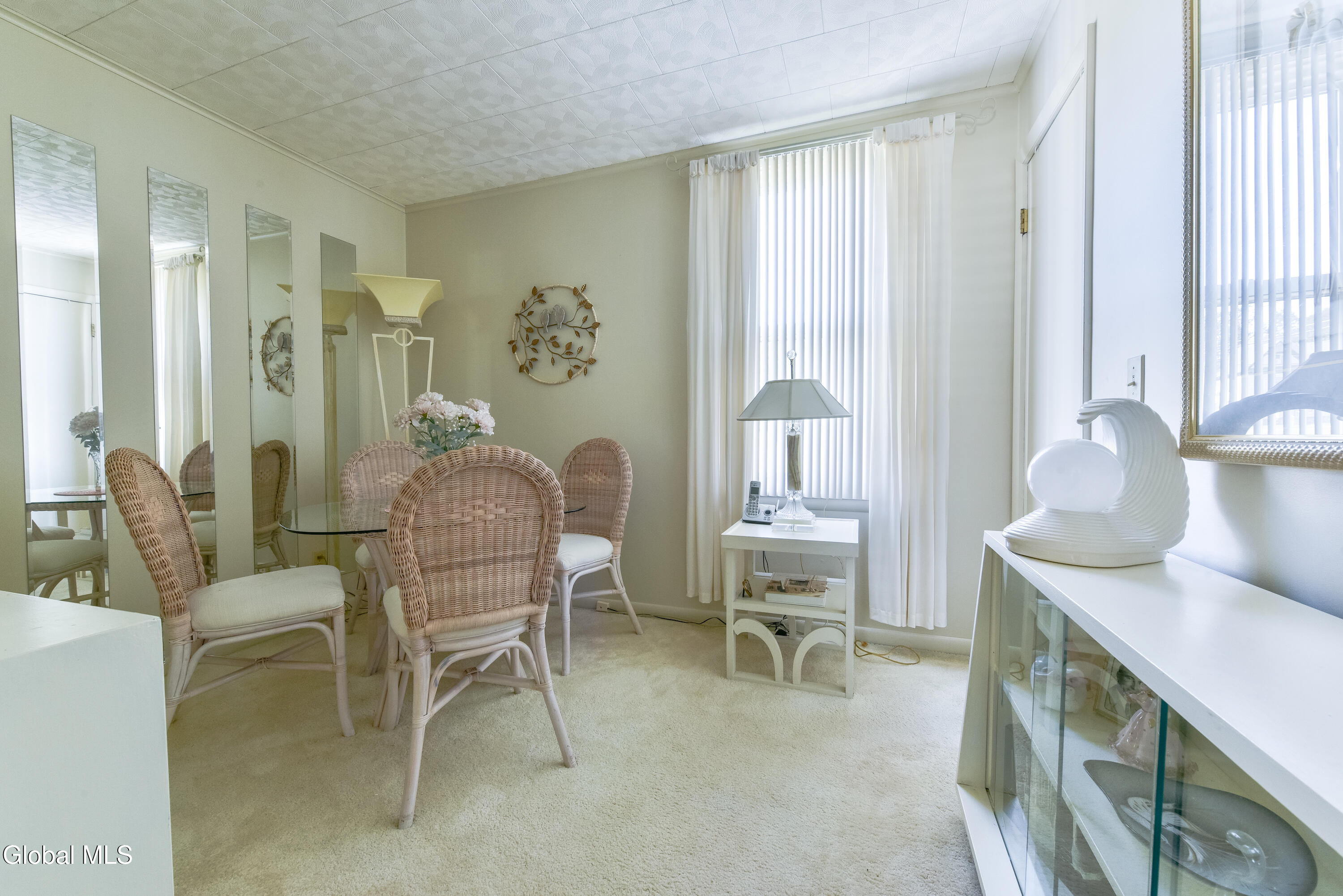 18 Grandoe Lane Gloversville NY 12078