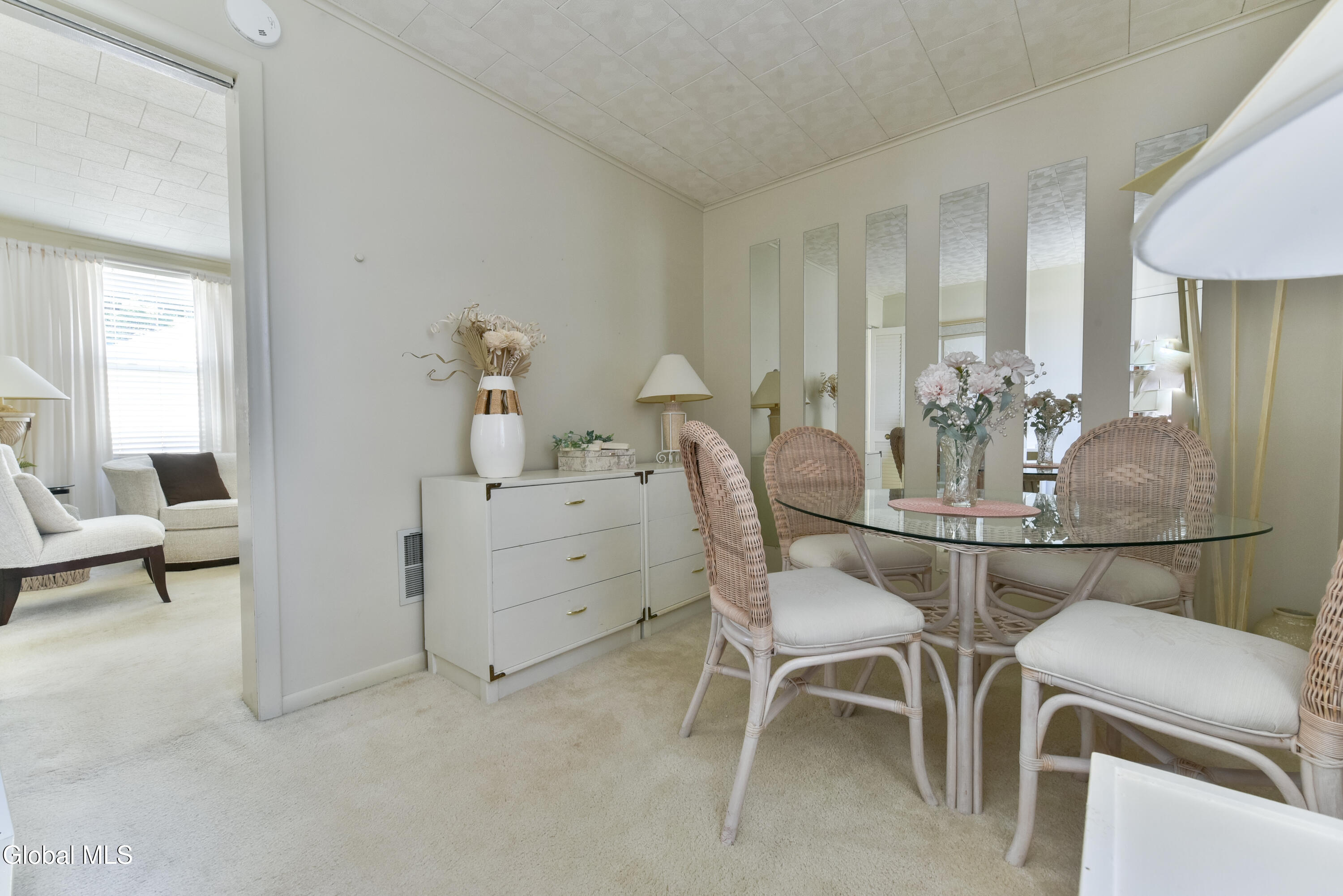 18 Grandoe Lane Gloversville NY 12078