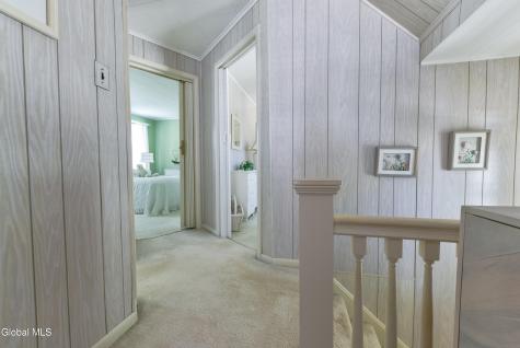 18 Grandoe Lane Gloversville NY 12078