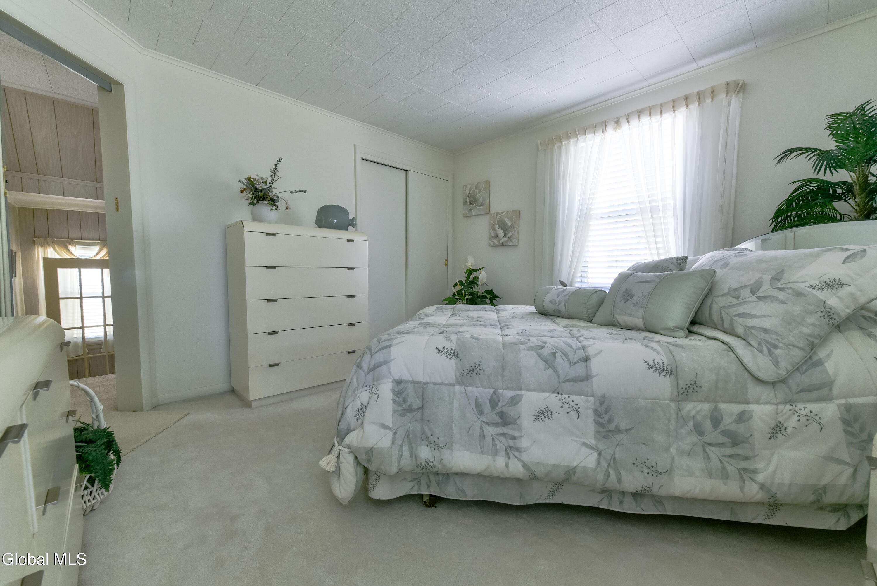 18 Grandoe Lane Gloversville NY 12078