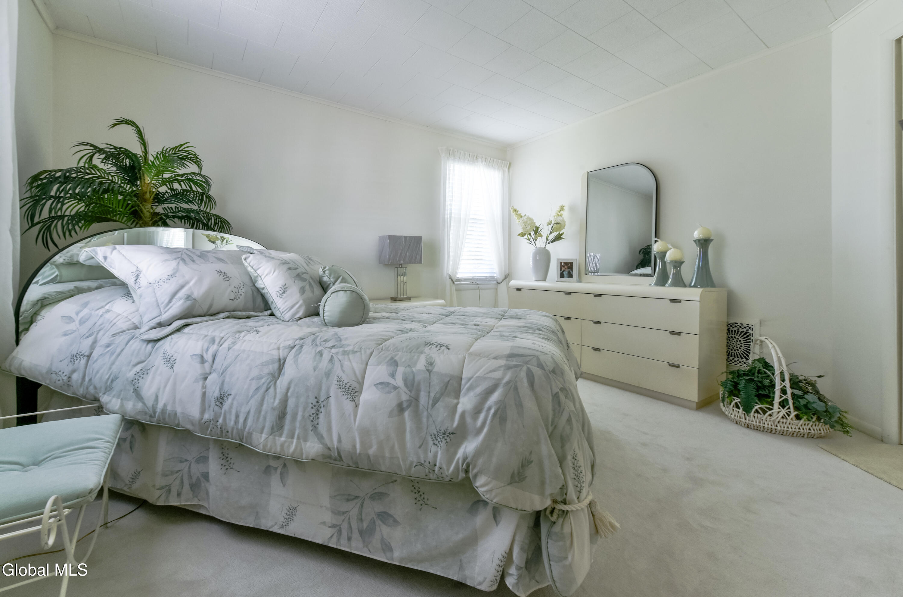 18 Grandoe Lane Gloversville NY 12078
