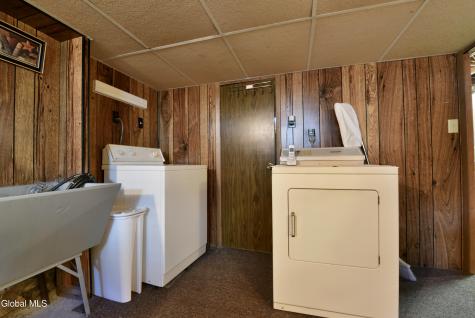 18 Grandoe Lane Gloversville NY 12078