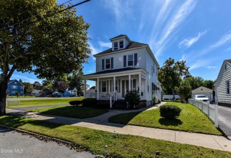 18 Grandoe Lane Gloversville NY 12078