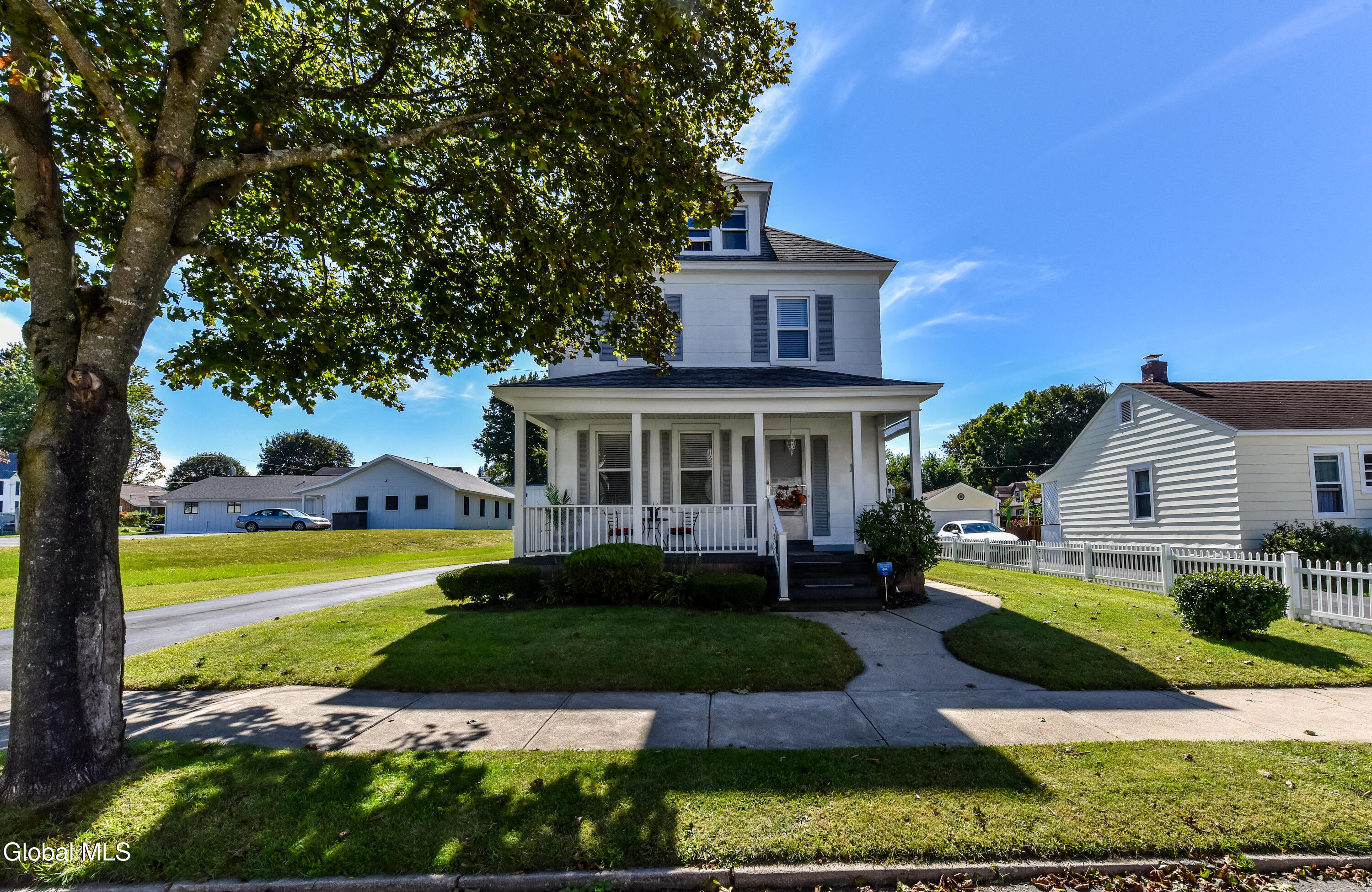 18 Grandoe Lane Gloversville NY 12078