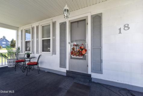 18 Grandoe Lane Gloversville NY 12078