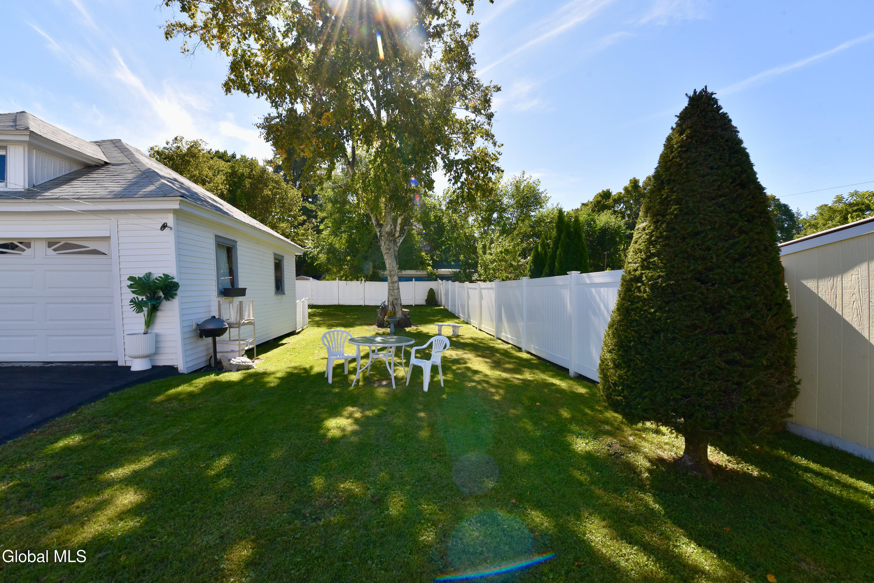 18 Grandoe Lane Gloversville NY 12078