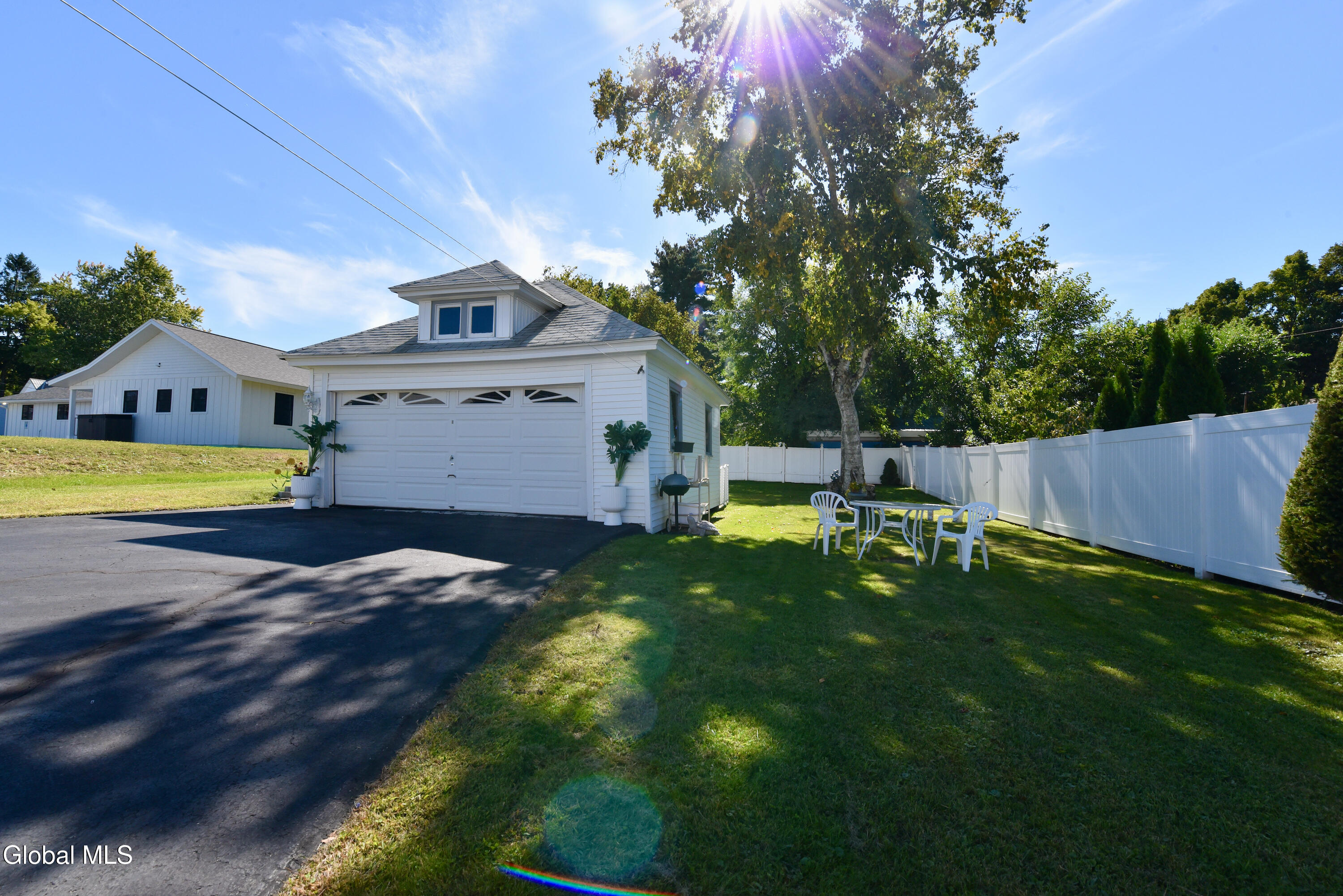 18 Grandoe Lane Gloversville NY 12078