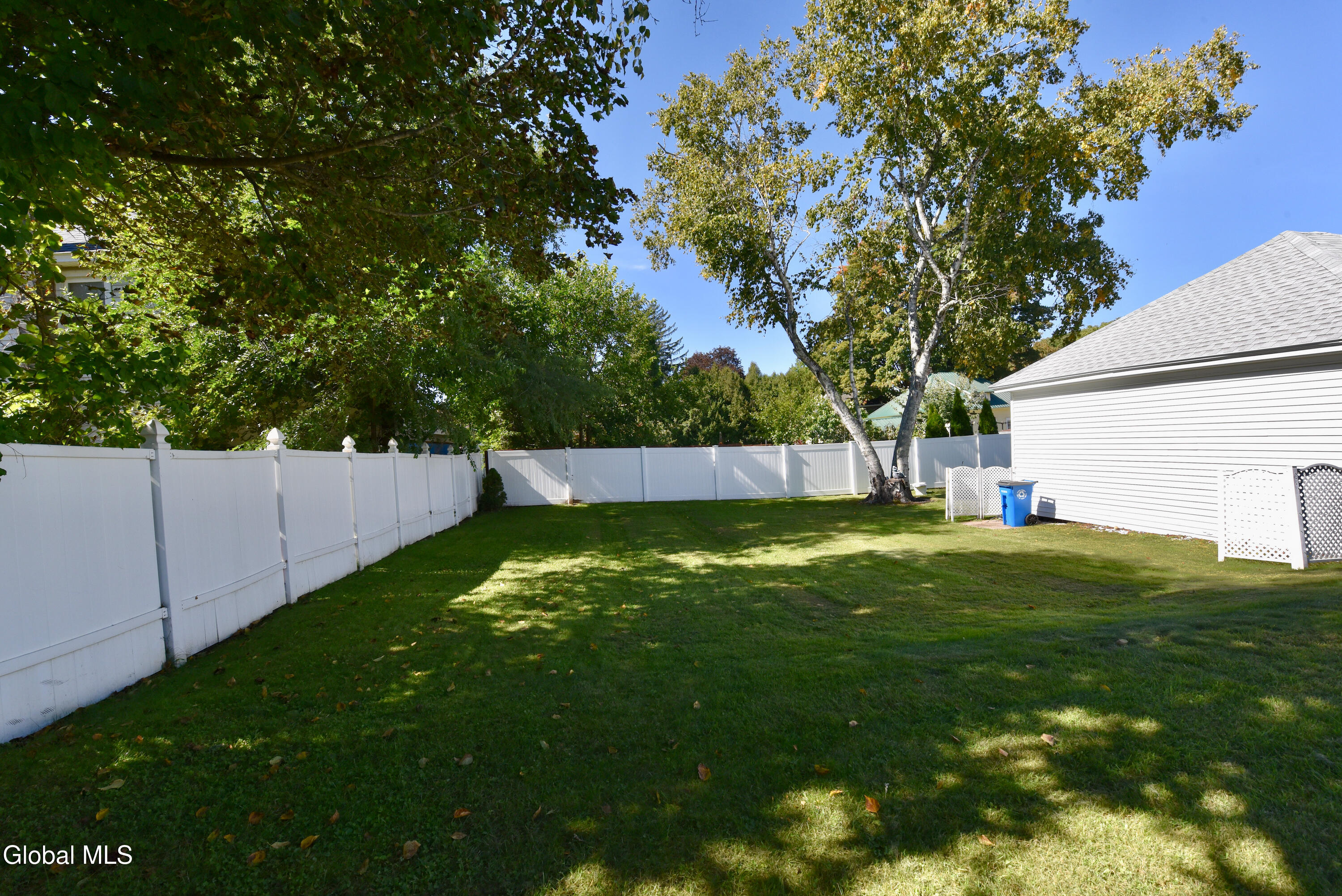 18 Grandoe Lane Gloversville NY 12078
