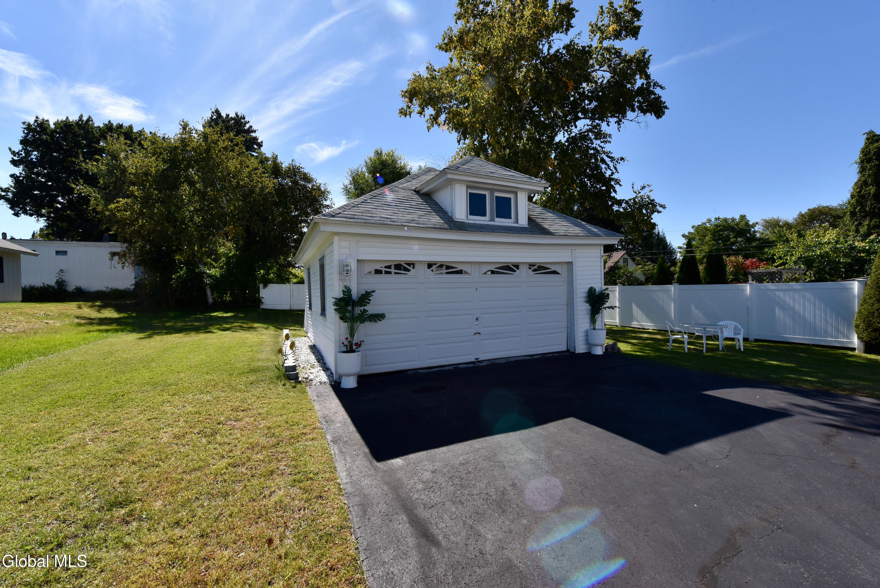 18 Grandoe Lane Gloversville NY 12078