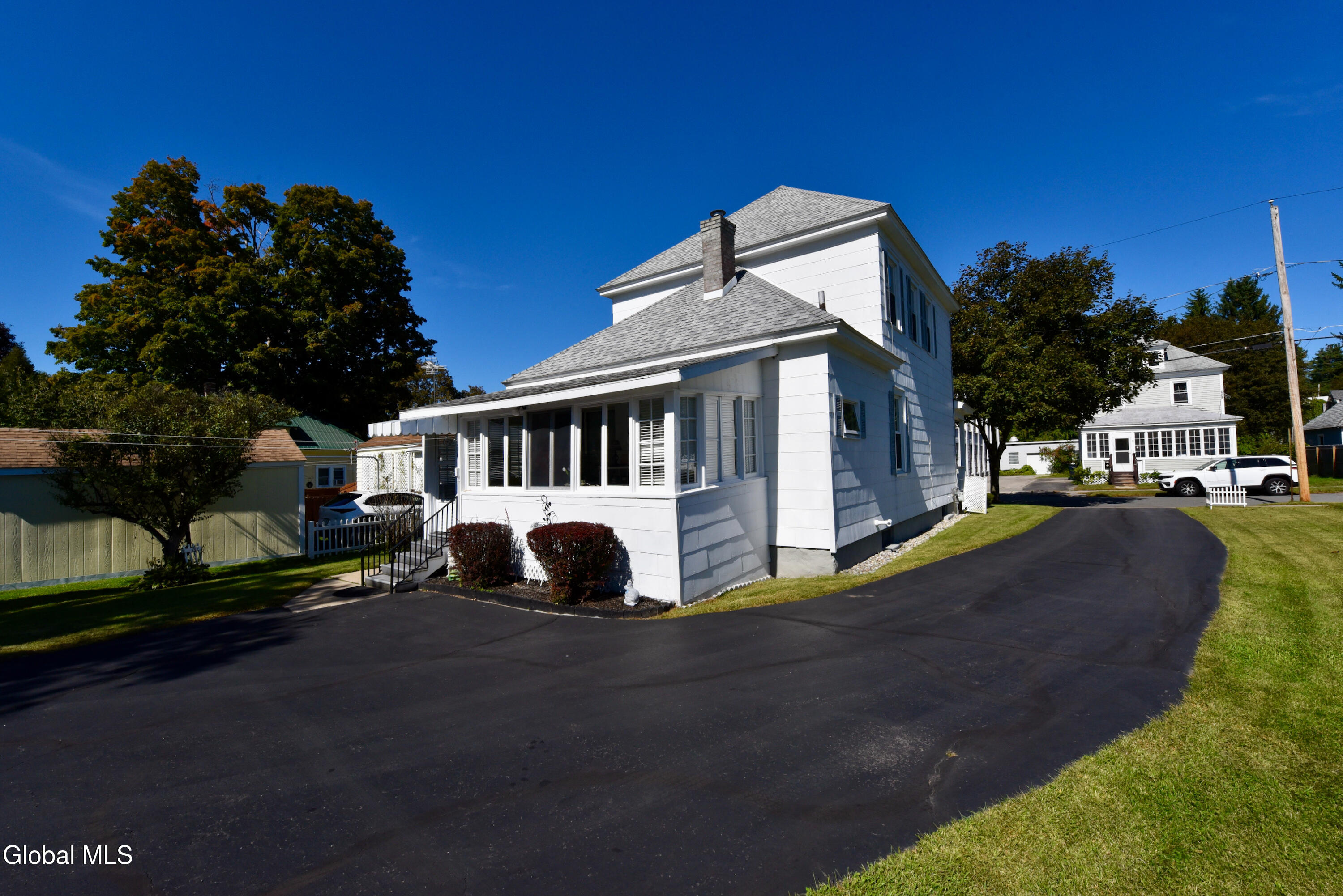 18 Grandoe Lane Gloversville NY 12078