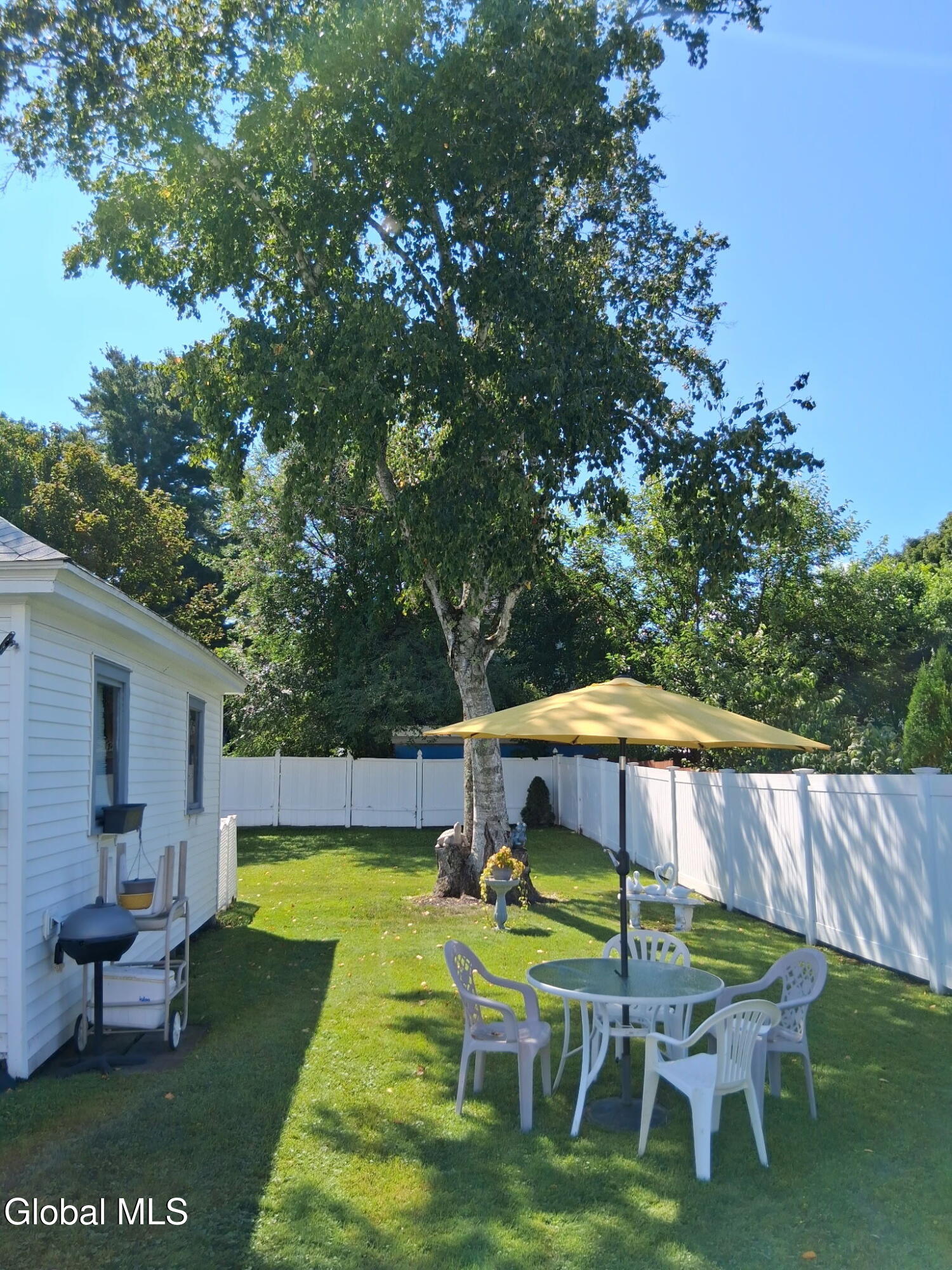 18 Grandoe Lane Gloversville NY 12078