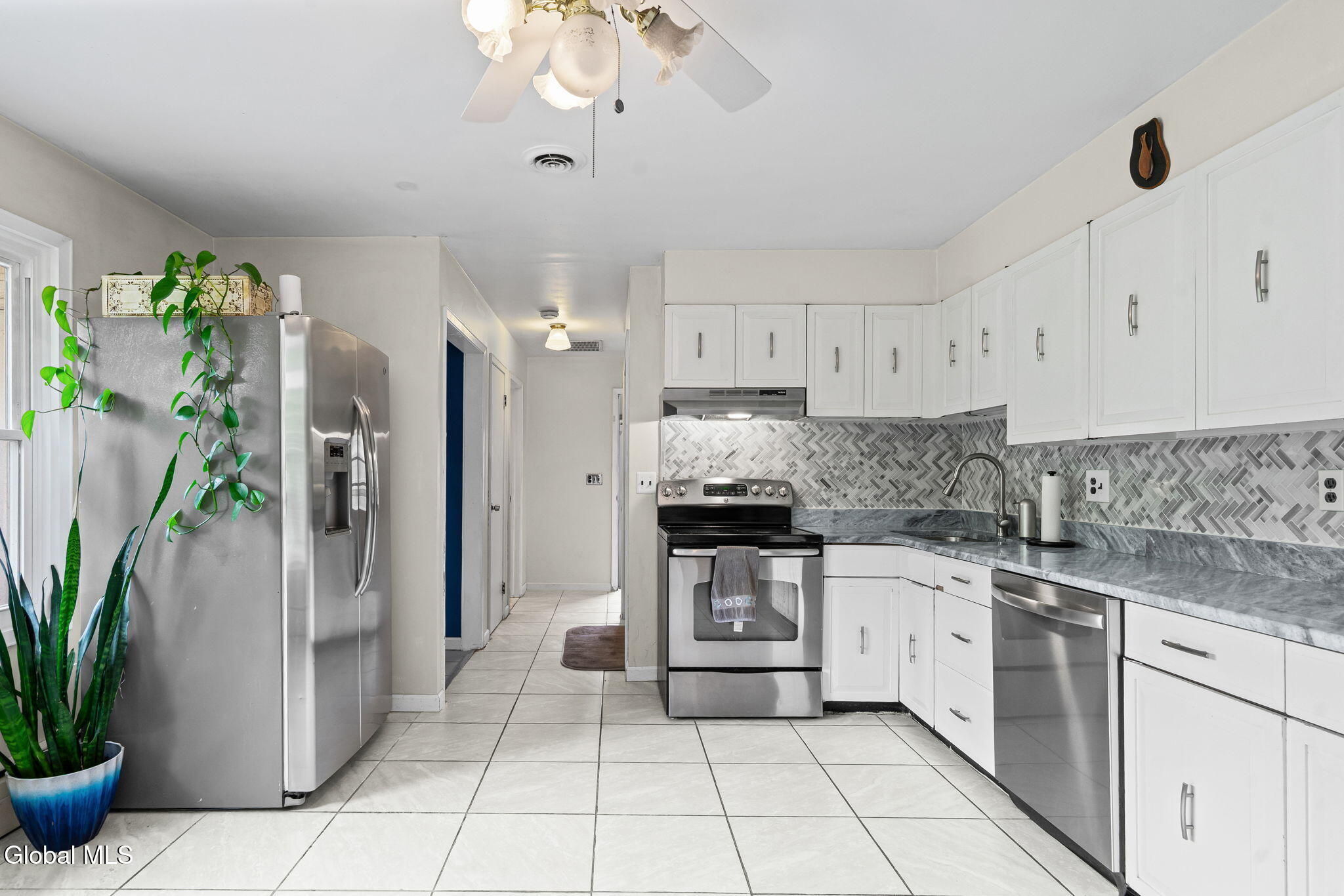 24 Warwick Avenue Albany NY 12205