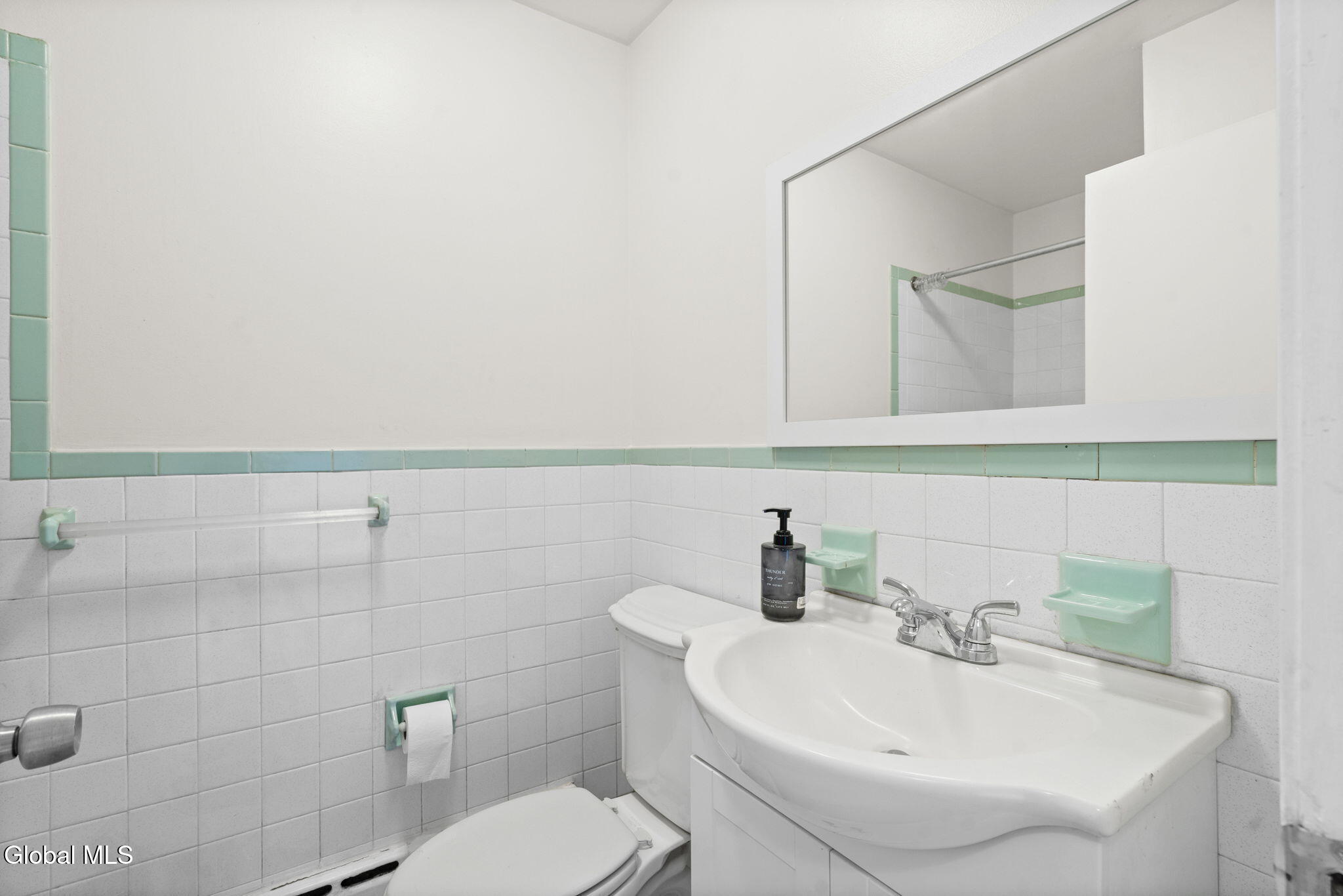 24 Warwick Avenue Albany NY 12205