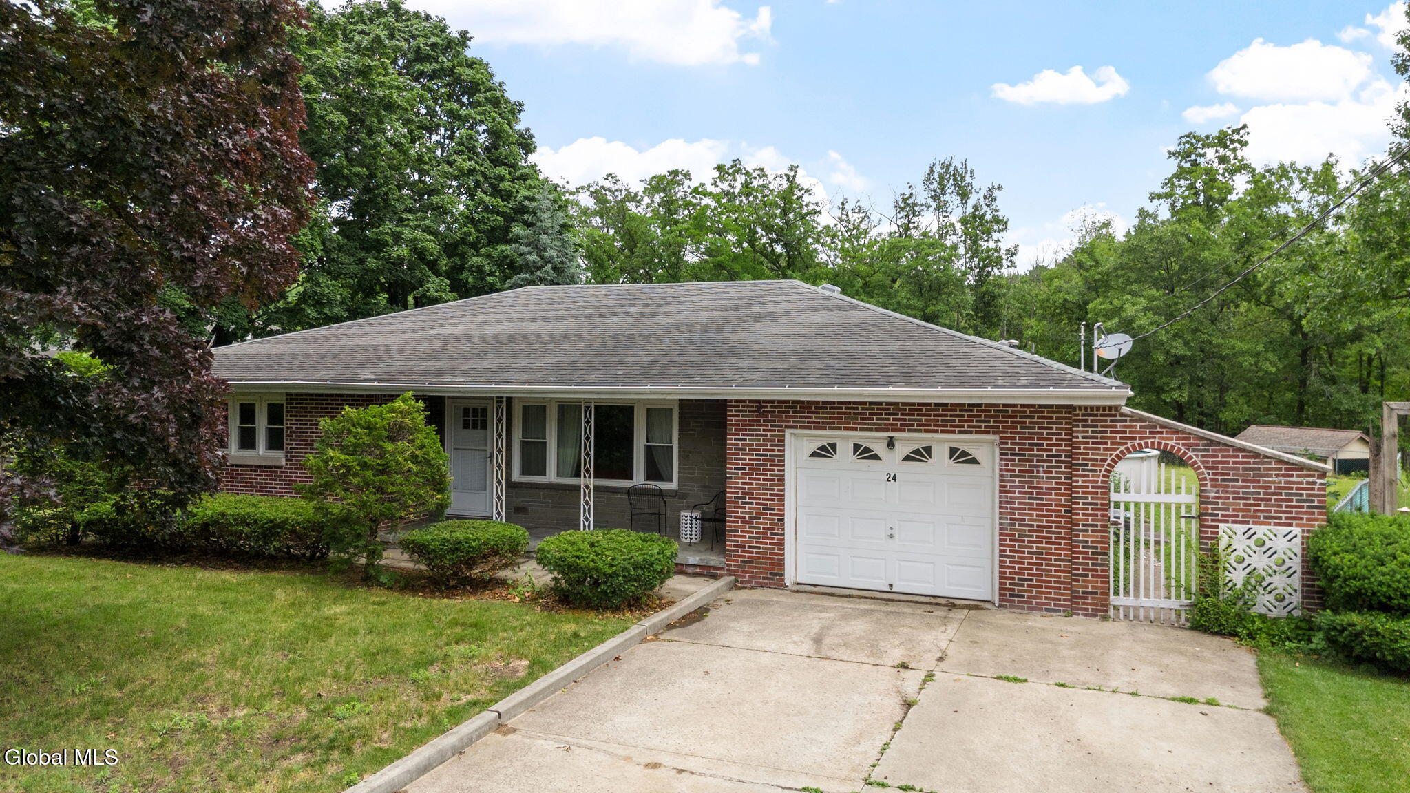 24 Warwick Avenue Albany NY 12205